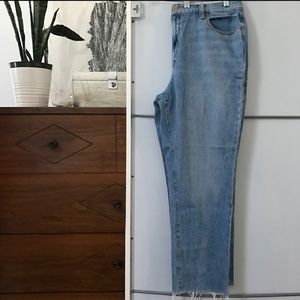 Raw hem high waist straight leg pant